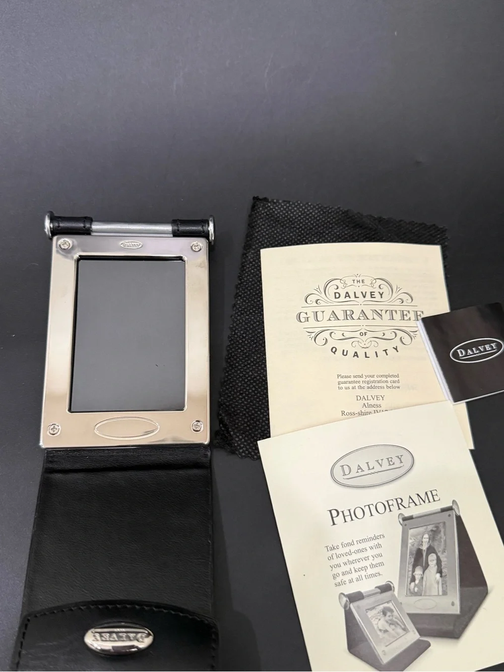 Vintage 2002 DALVEY Scotland Stainless Steel & Leather Travel Photo Frame NOS